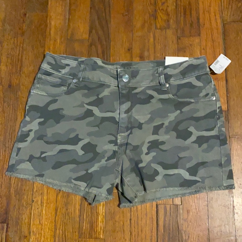Maurices camo shorts